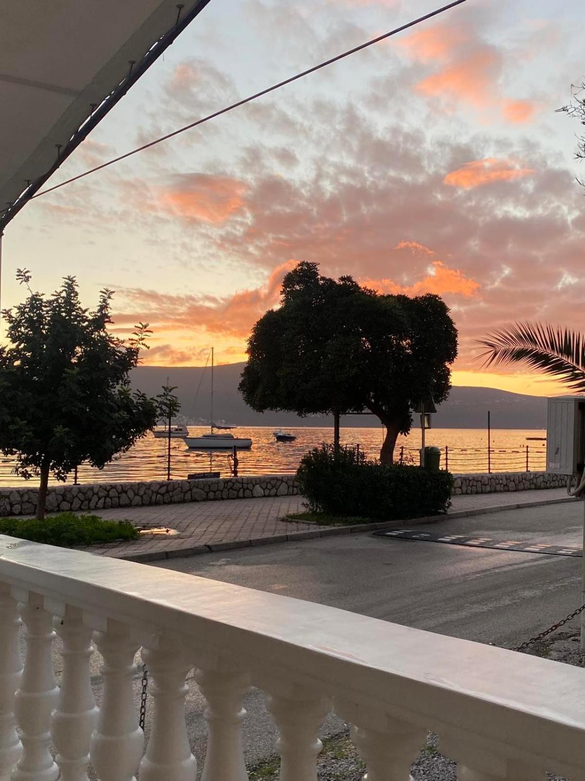 Apartment Casa Sul Mare Тиват Екстер'єр фото